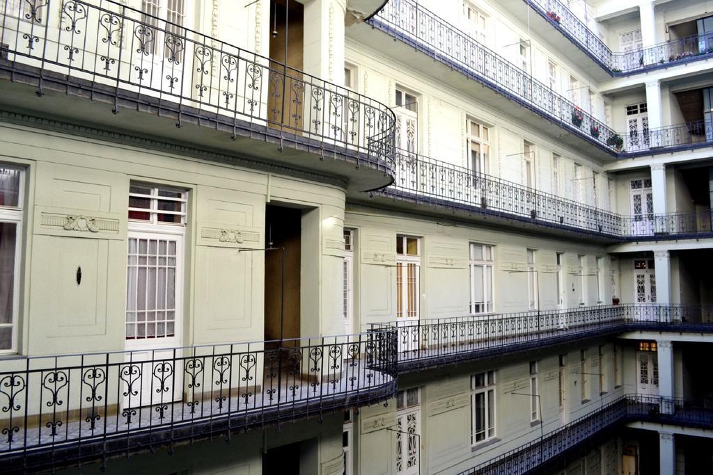 Casamia-Elegant Central Vaci St.Apt Budapest Kültér fotó